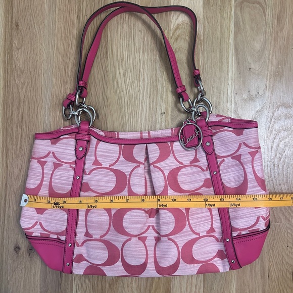 Coach signature pink handbag 👜✨ - Picture 2 of 14